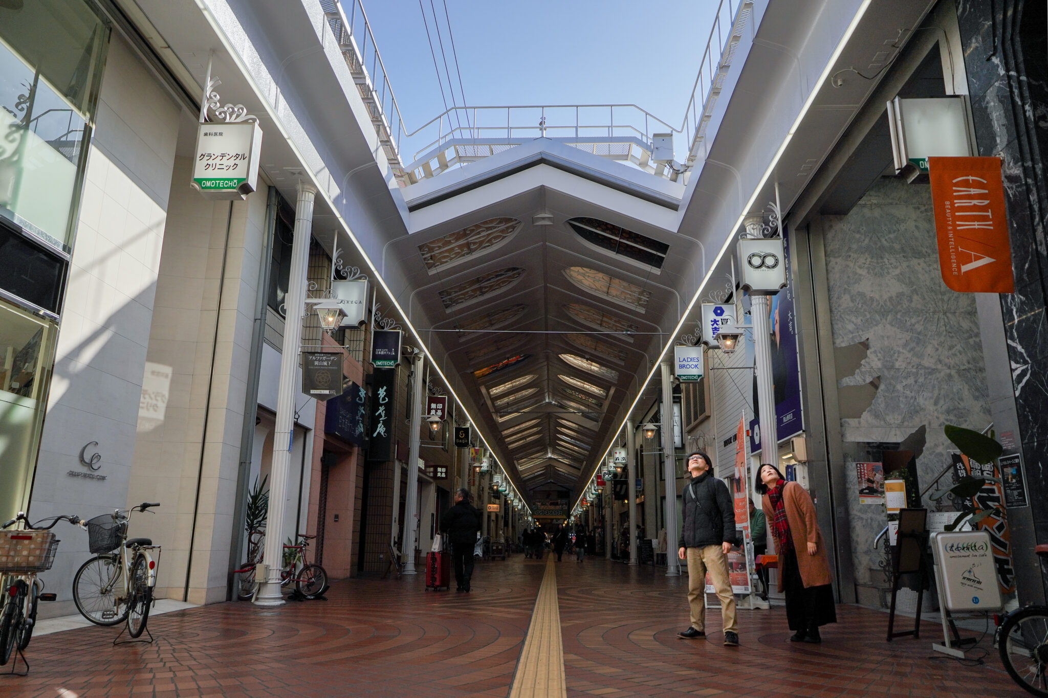 都市鑑賞者・内海慶一さんと行く町歩き〜表町商店街のレガシー（街角遺産）編〜